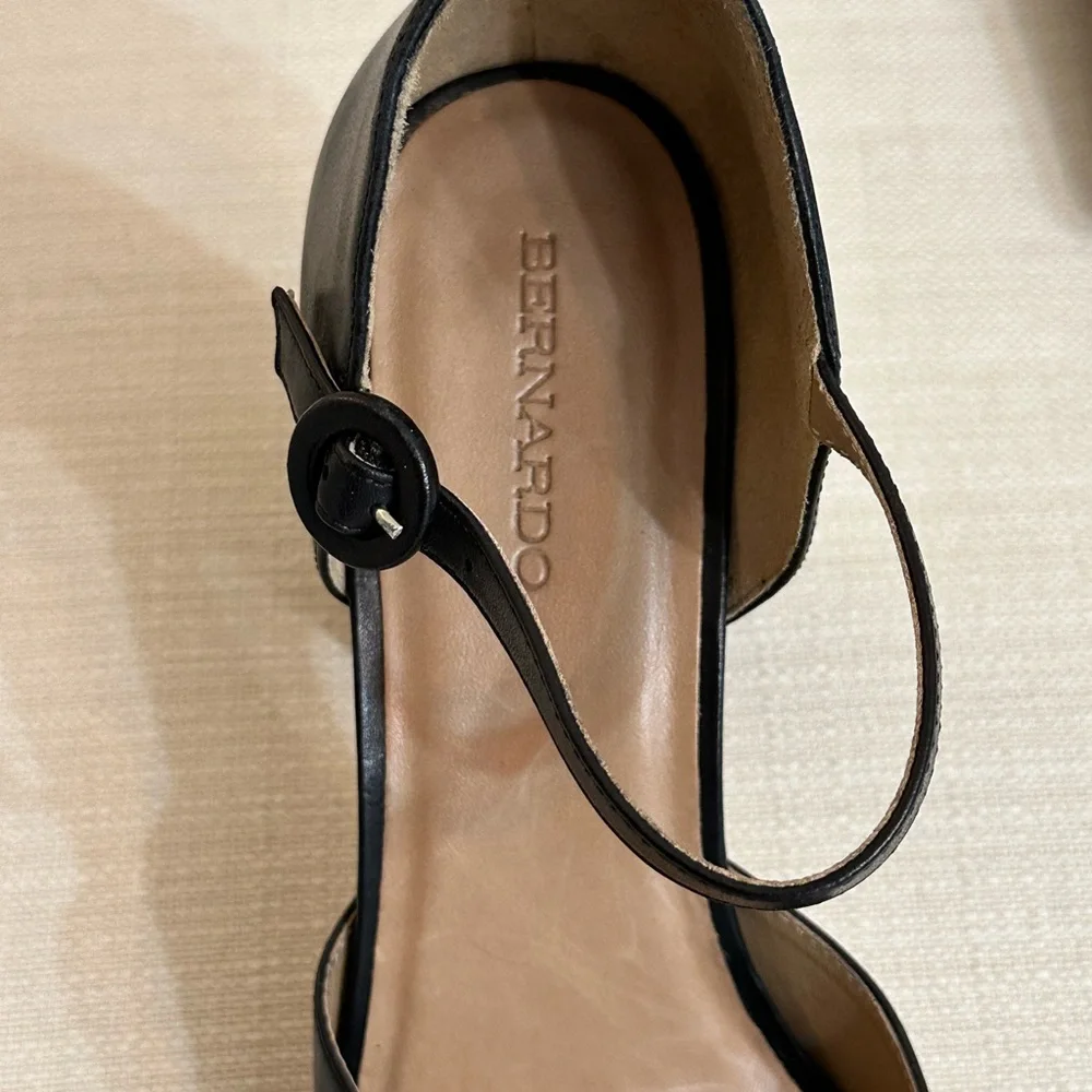 Bernardo Valencia Mary Jane Platform‎ Pump NWOB $268